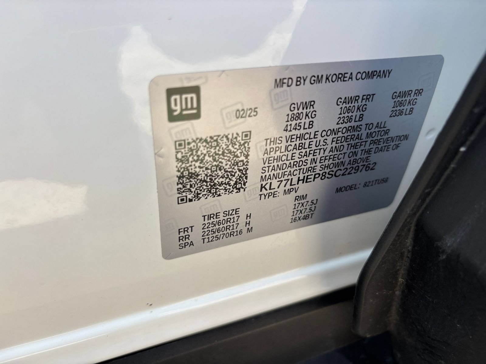 Used 2025 Chevrolet Trax LT FWD image 23