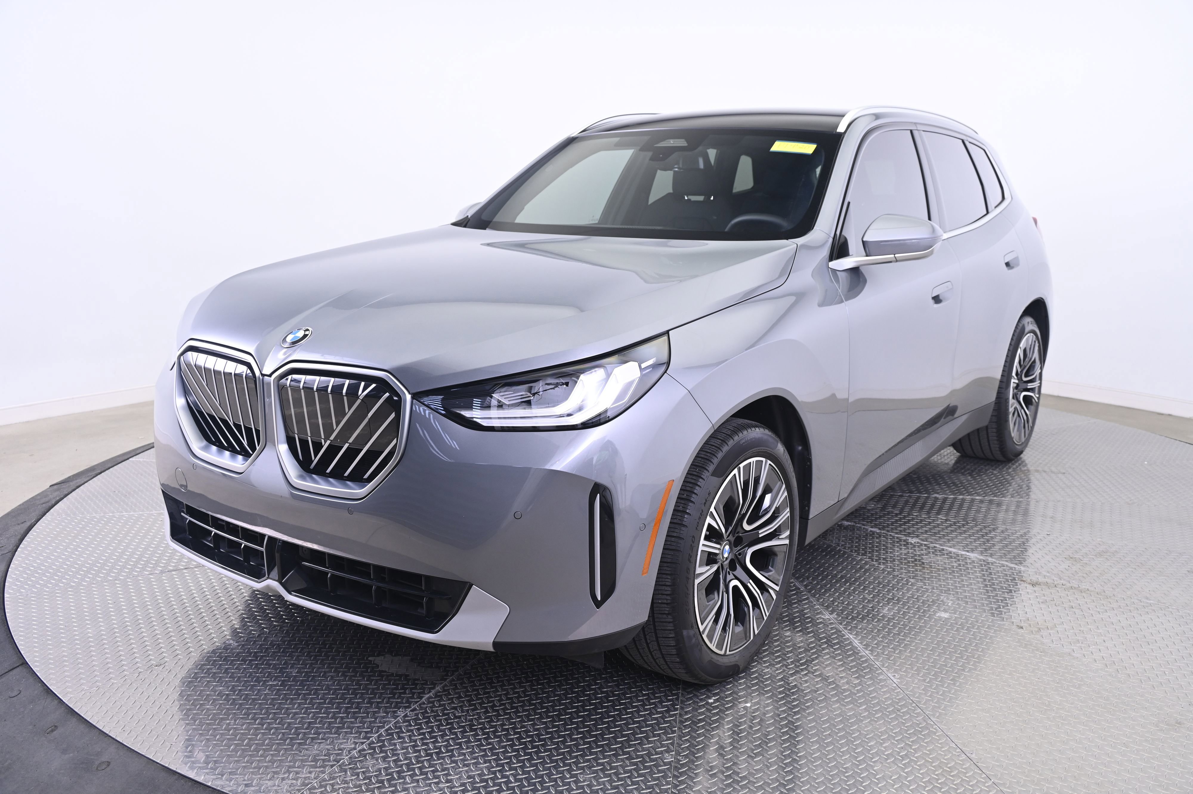 Used 2025 BMW X3 xDrive30i w/ Convenience Package image 1