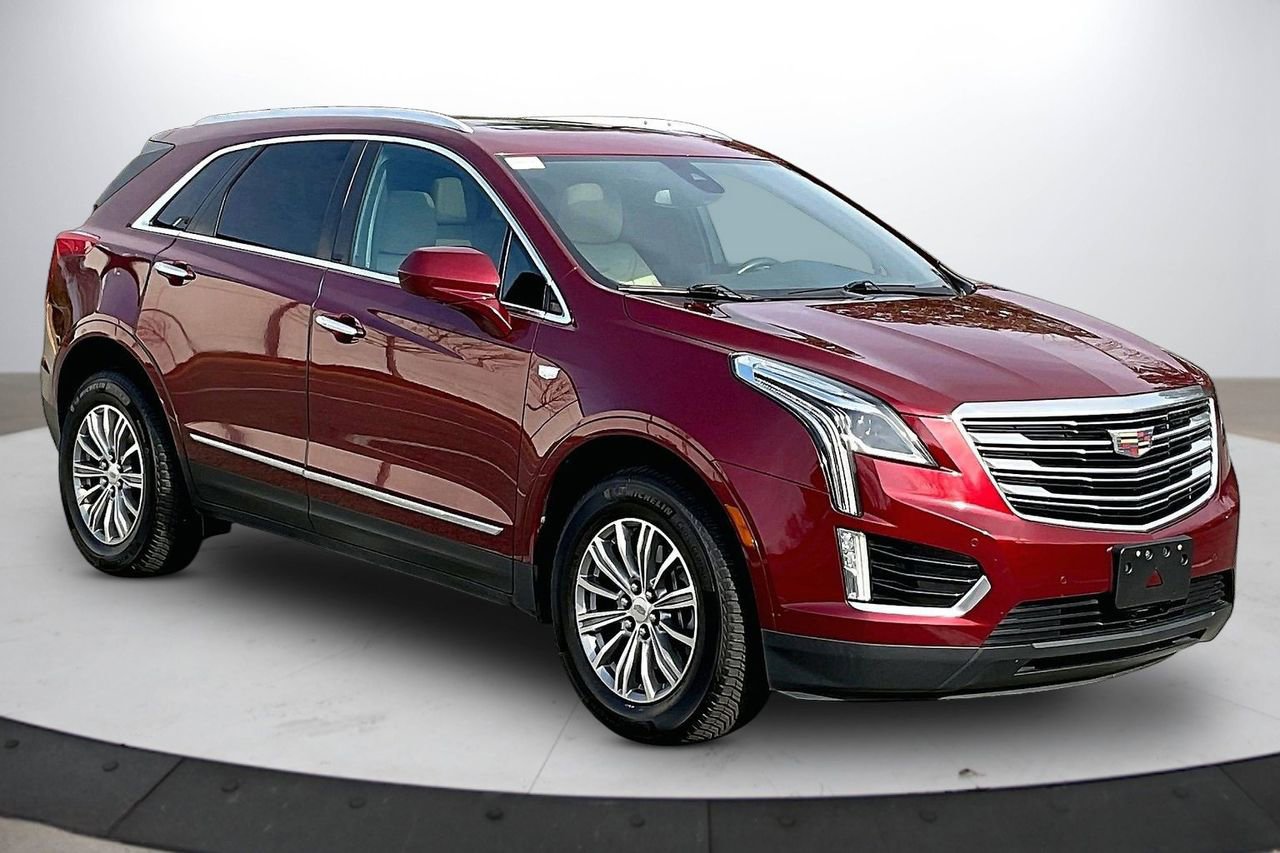 Used 2017 Cadillac XT5 Luxury w/ Driver Awareness Package image 2