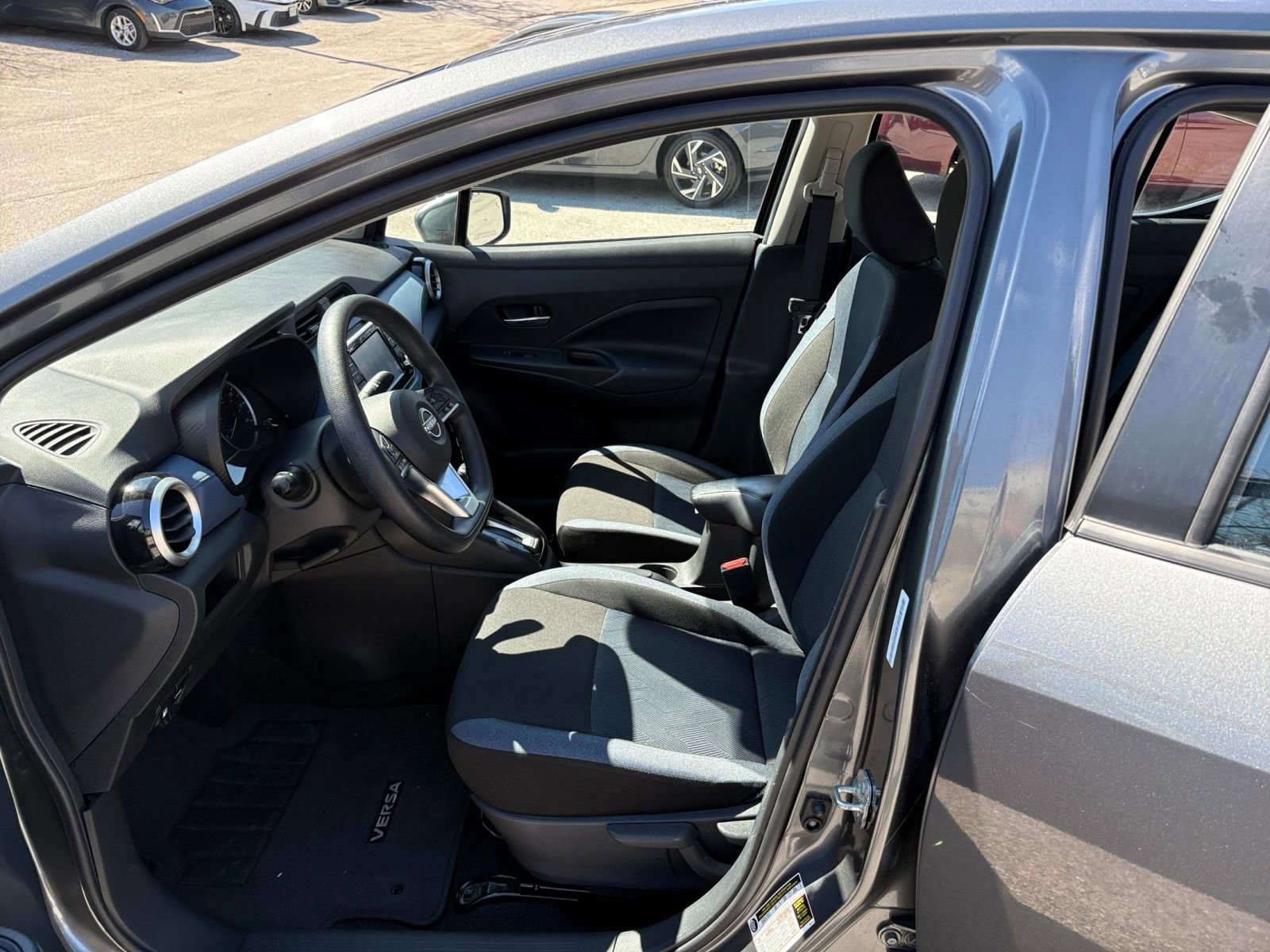 Used 2025 Nissan Versa SV w/ Trunk Package image 24