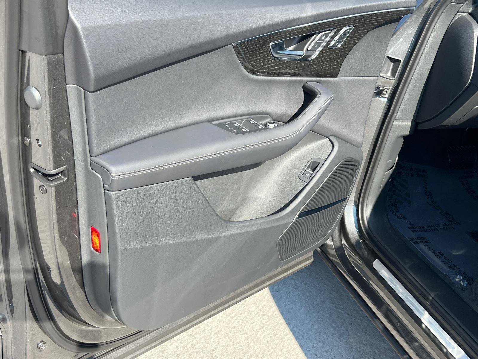 New 2025 Audi Q7 3.0T Premium Plus image 10
