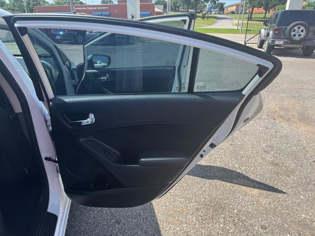Used 2018 Kia Forte S w/ S Technology Plus Package FWD image 21