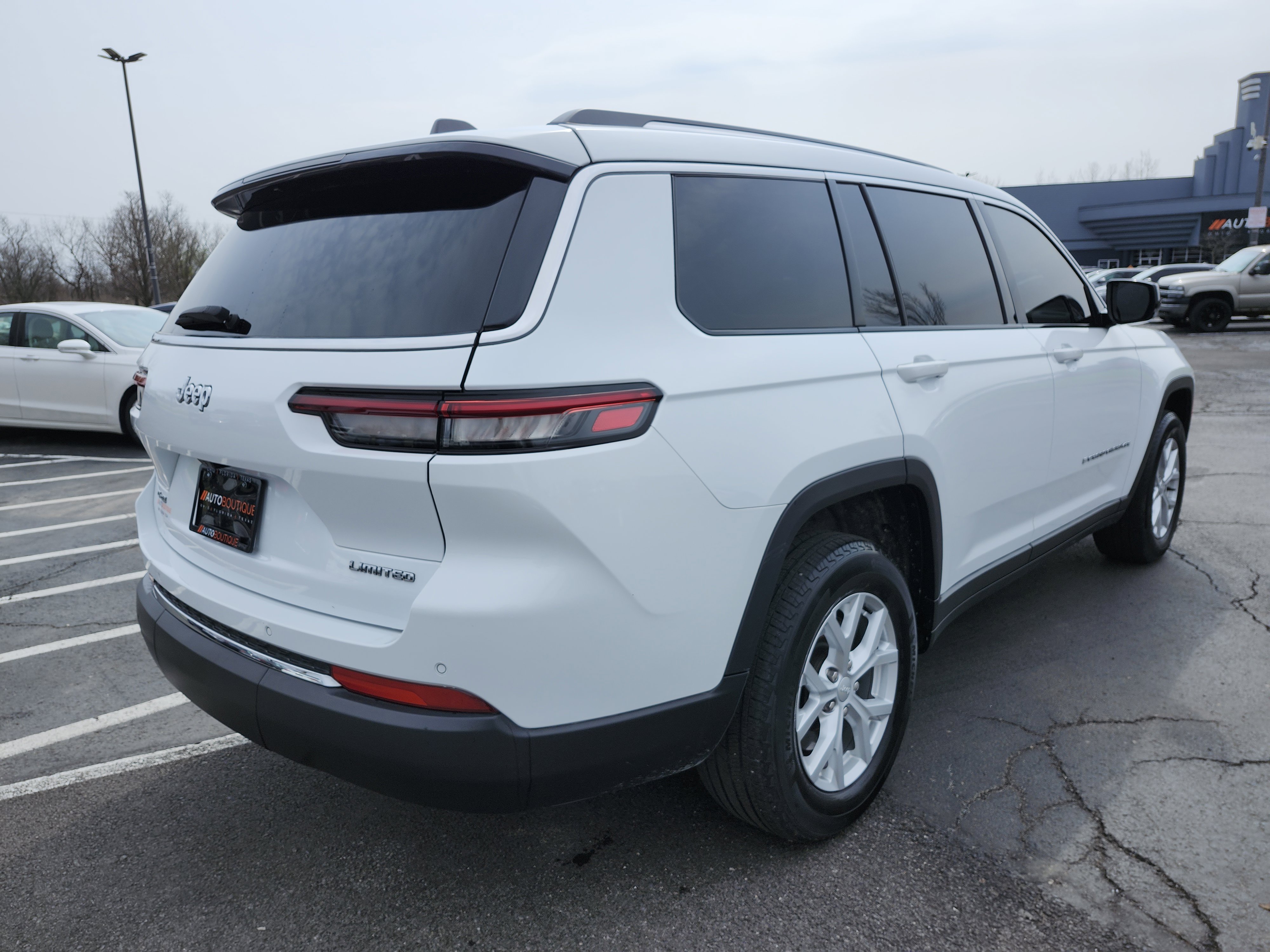 Used 2023 Jeep Grand Cherokee L Limited image 19