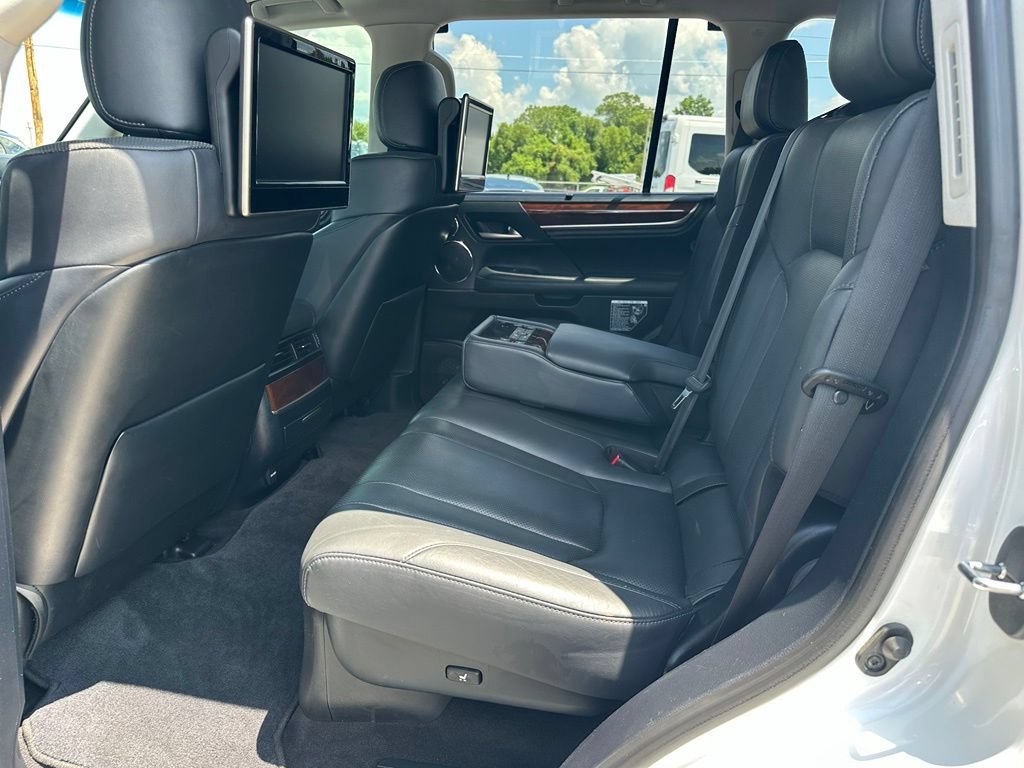 Used 2020 Lexus LX 570 4WD w/ Luxury Package image 29