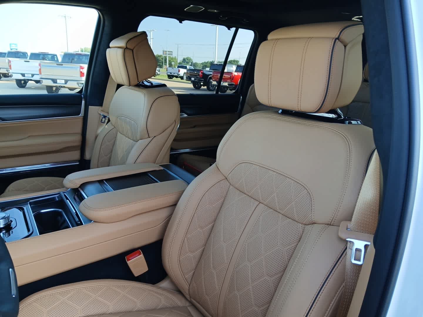 New 2026 Jeep Grand Wagoneer Summit AWD/4WD image 18