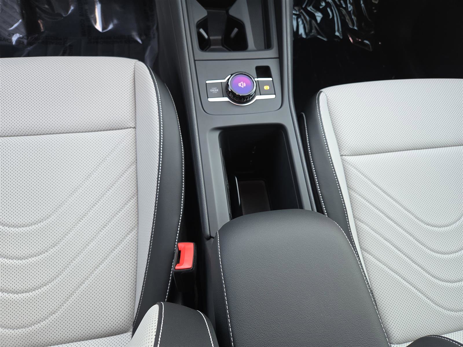 New 2025 Volkswagen Tiguan SE image 26