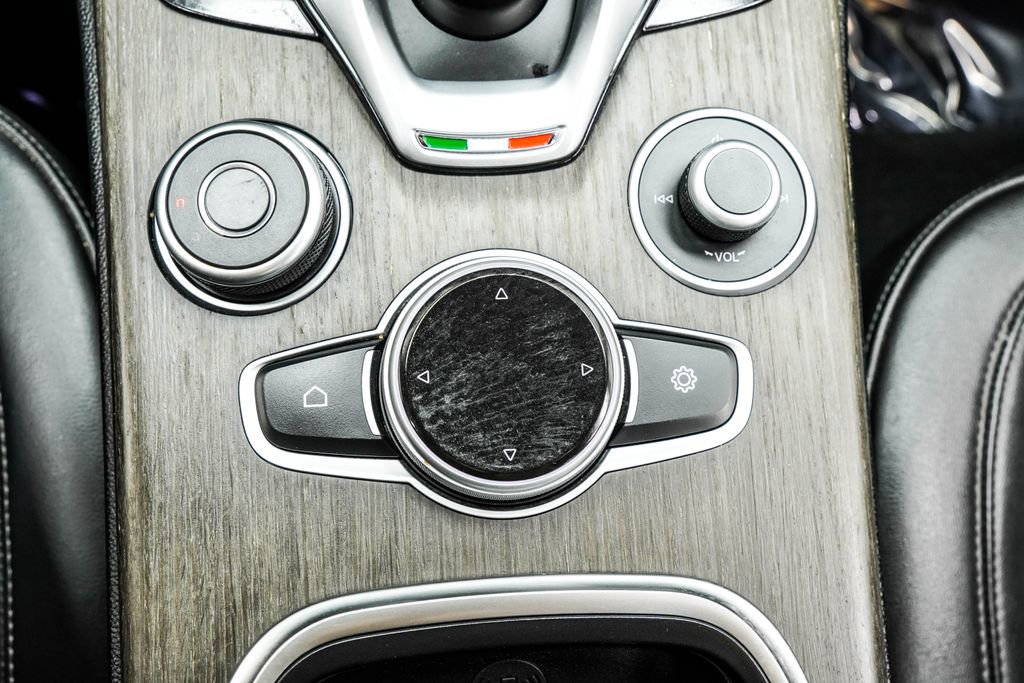 Used 2022 Alfa Romeo Stelvio Ti image 22