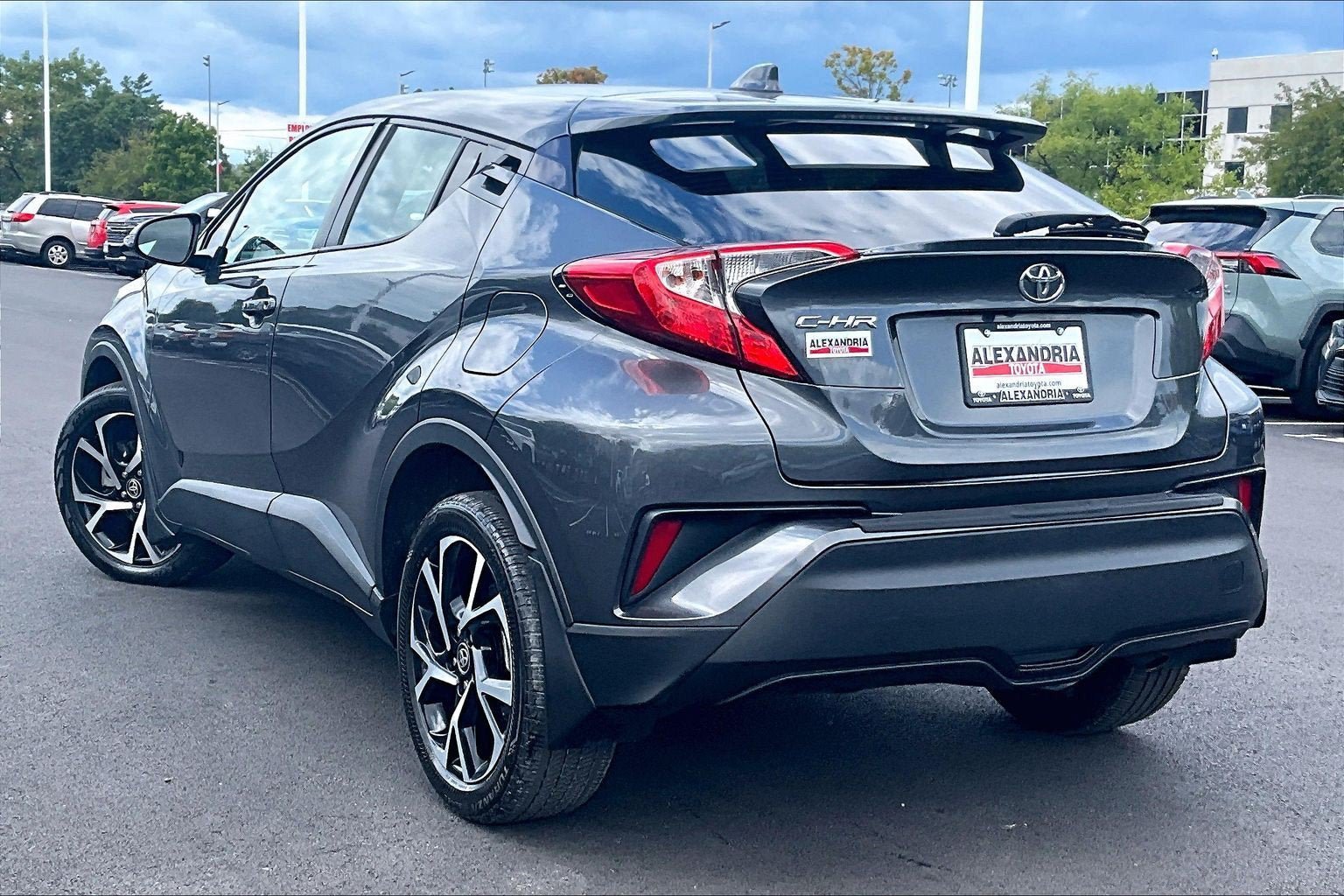 Used 2022 Toyota C-HR XLE FWD image 10