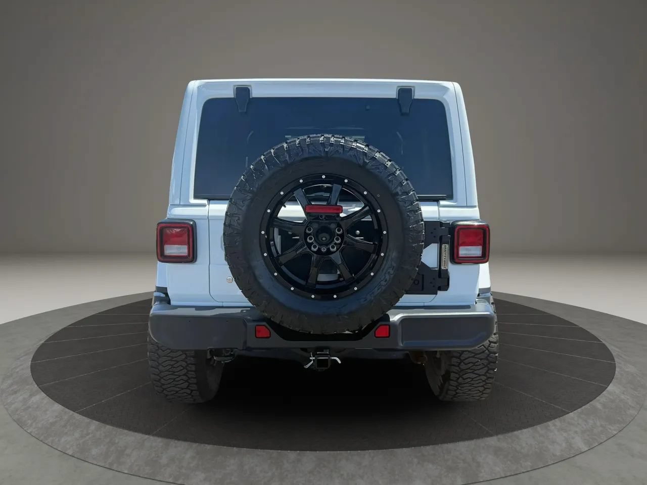Used 2018 Jeep Wrangler Unlimited Sahara w/ Uconnect 4C Nav & Sound Group AWD/4WD image 5