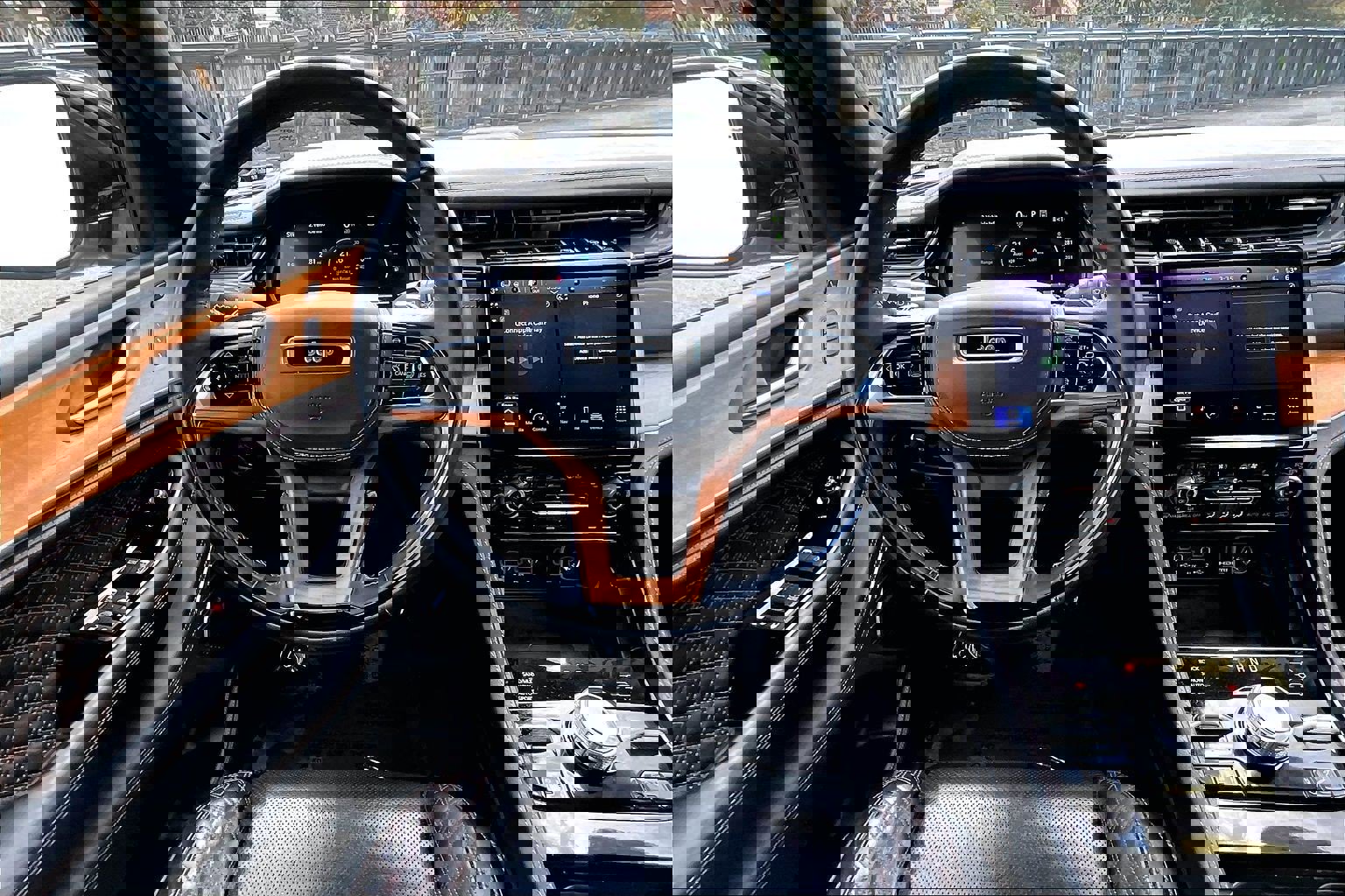 Used 2023 Jeep Grand Cherokee Summit image 5