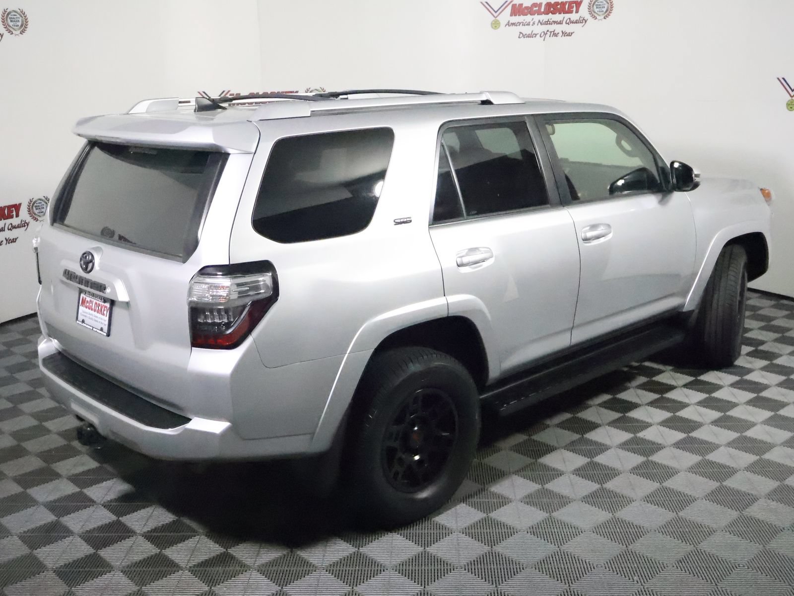 Used 2016 Toyota 4Runner SR5 Premium AWD/4WD image 4