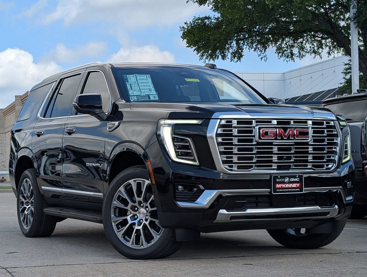 New 2026 GMC Yukon Denali w/ Advanced Technology Package AWD/4WD image 2