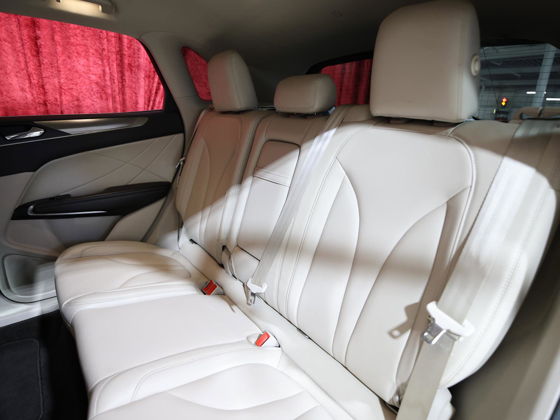 Used 2017 Lincoln MKC Premiere image 14