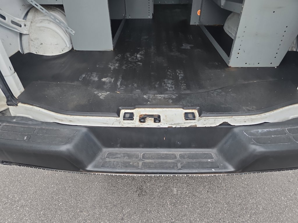 Used 2013 Chevrolet Express 2500 image 10