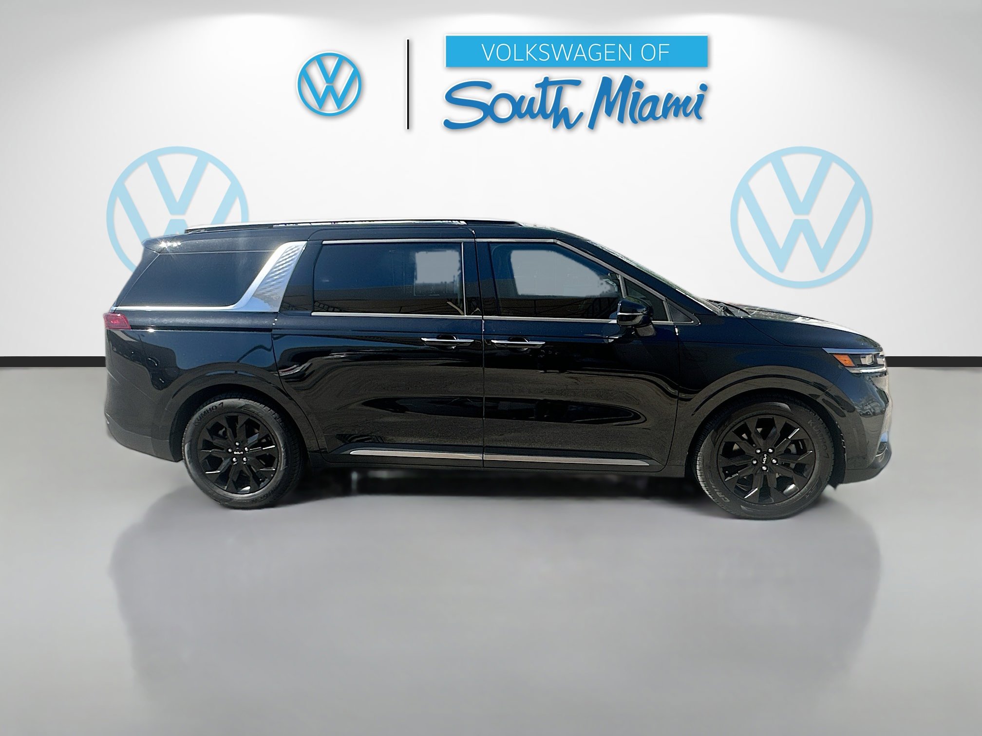 Used 2024 Kia Carnival SX Prestige image 8