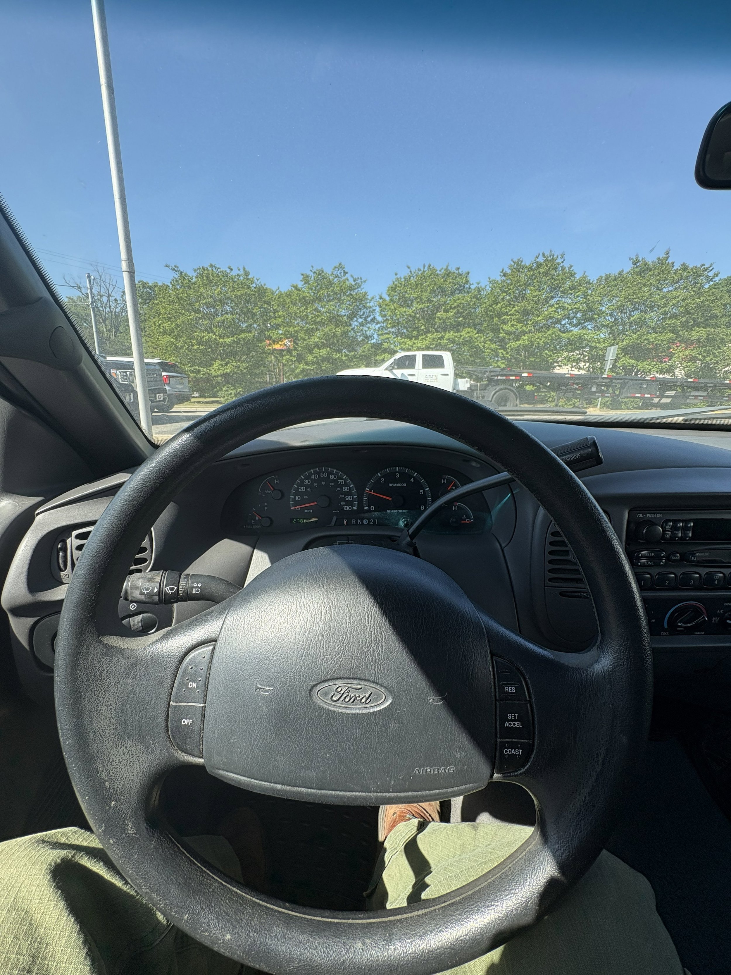 Used 2000 Ford F150 XLT RWD image 12