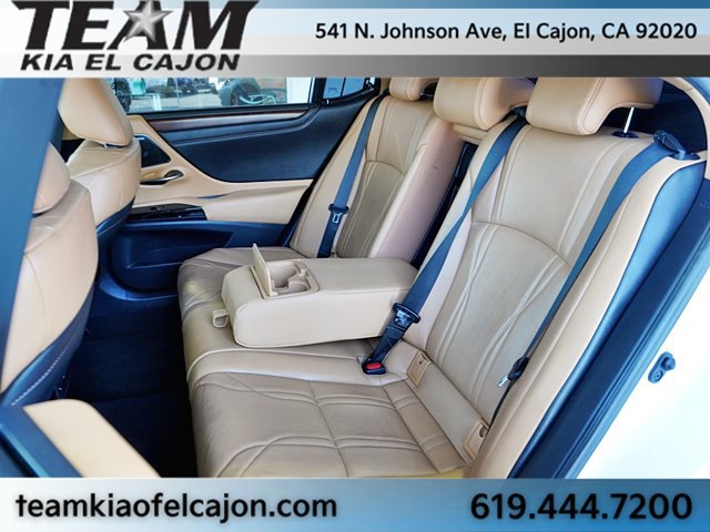 Used 2024 Lexus ES 300h Ultra Luxury w/ Accessory Package (Z2) FWD image 19