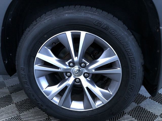 Used 2015 Toyota Highlander XLE image 16