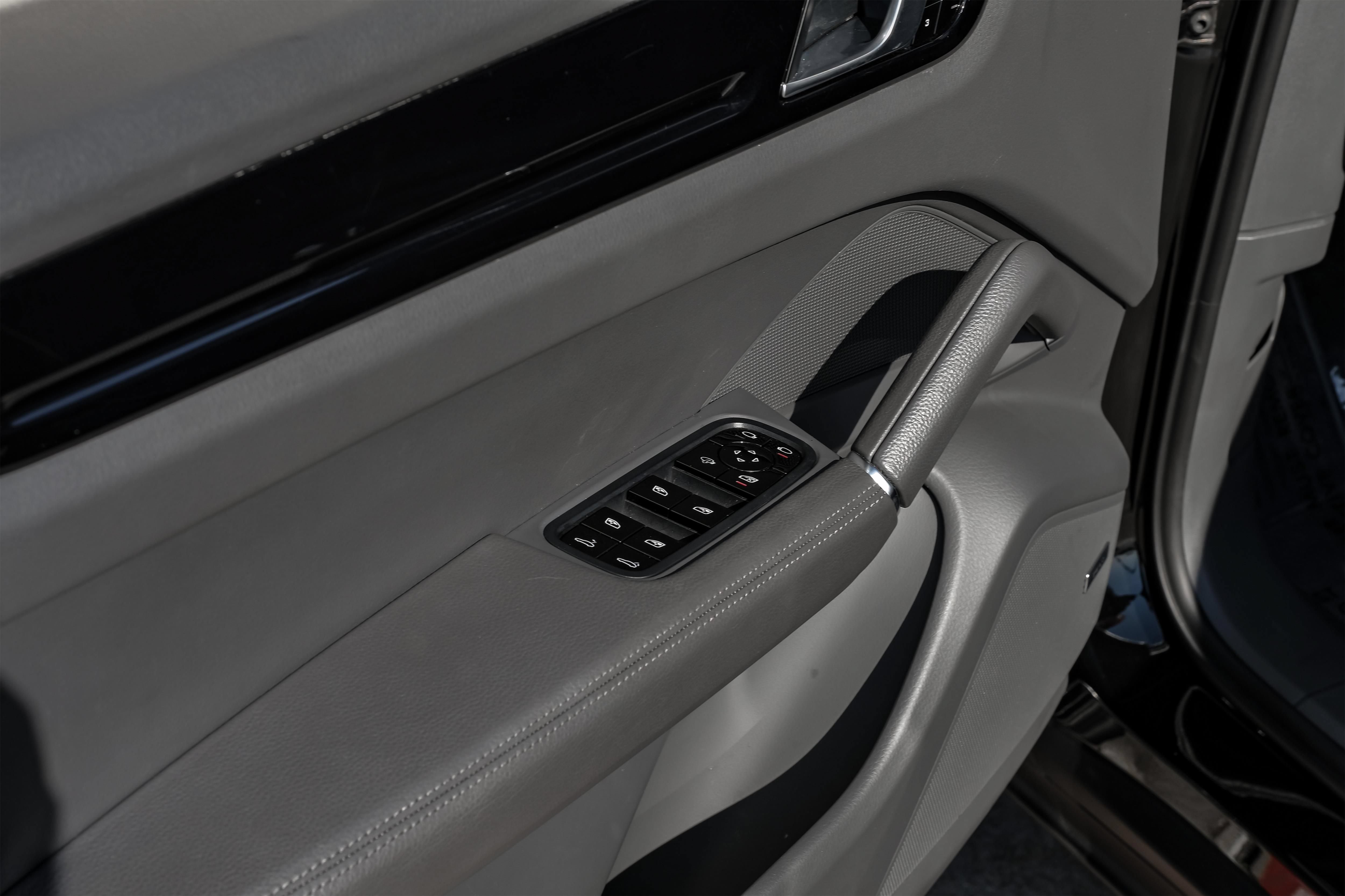 Used 2019 Porsche Cayenne AWD/4WD image 43