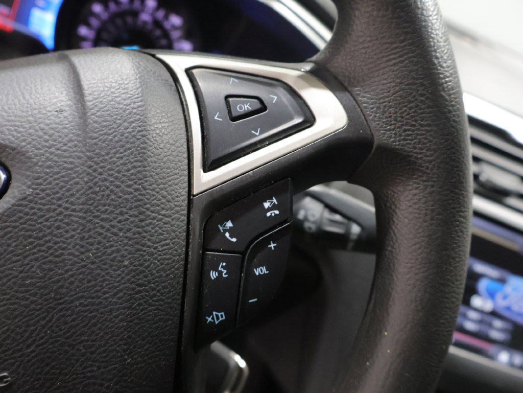 Used 2015 Ford Fusion SE FWD image 30
