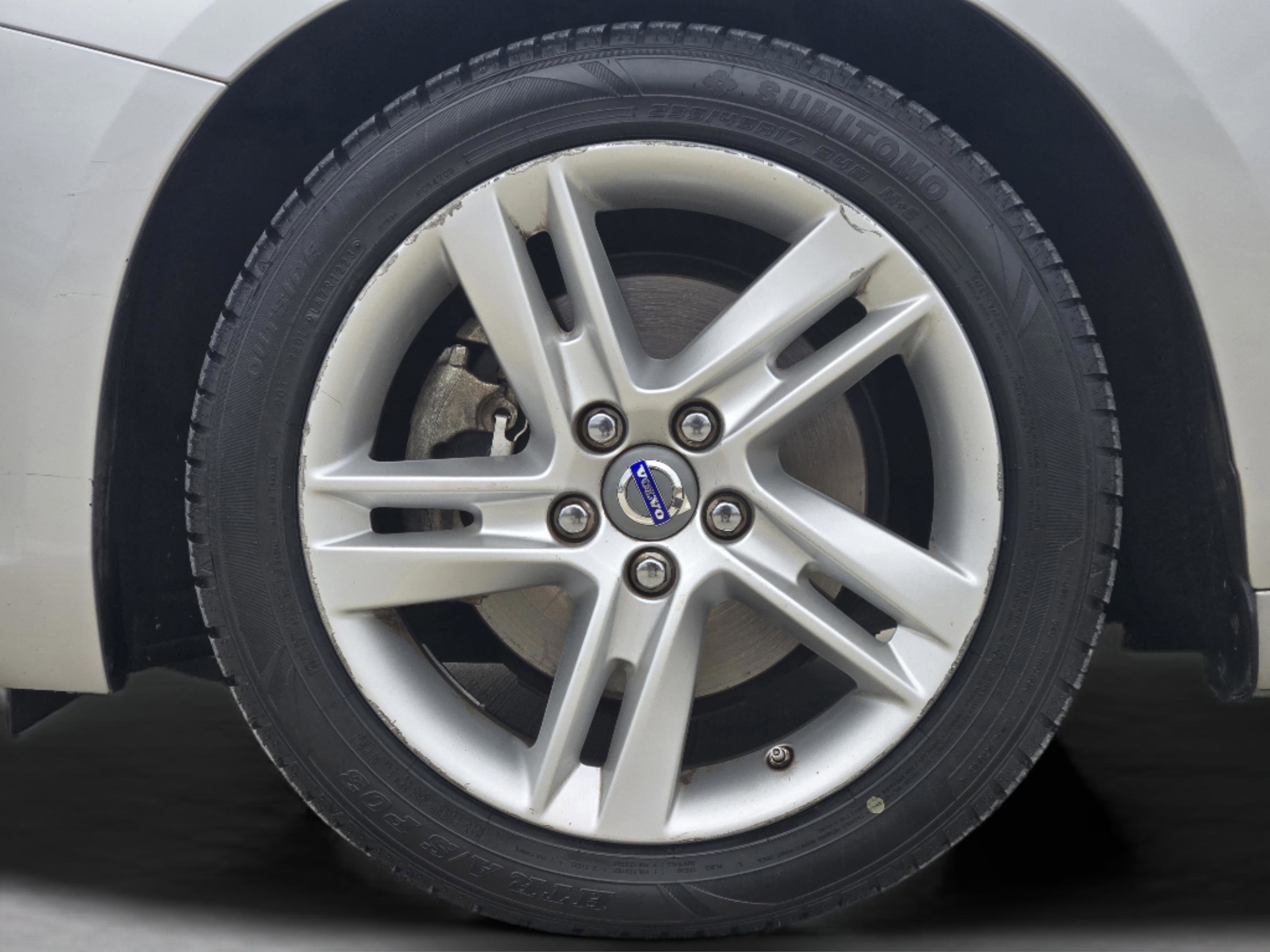 Used 2015 Volvo S60 T5 Platinum image 30