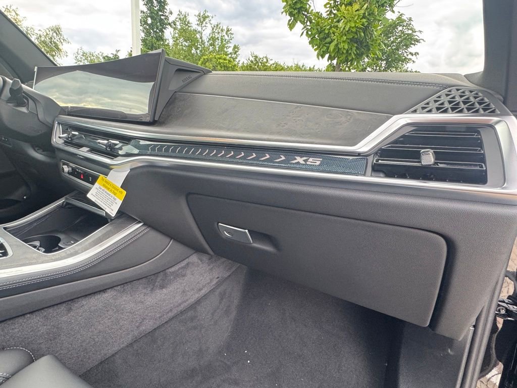 Used 2026 BMW X5 xDrive50e w/ Premium Package image 23