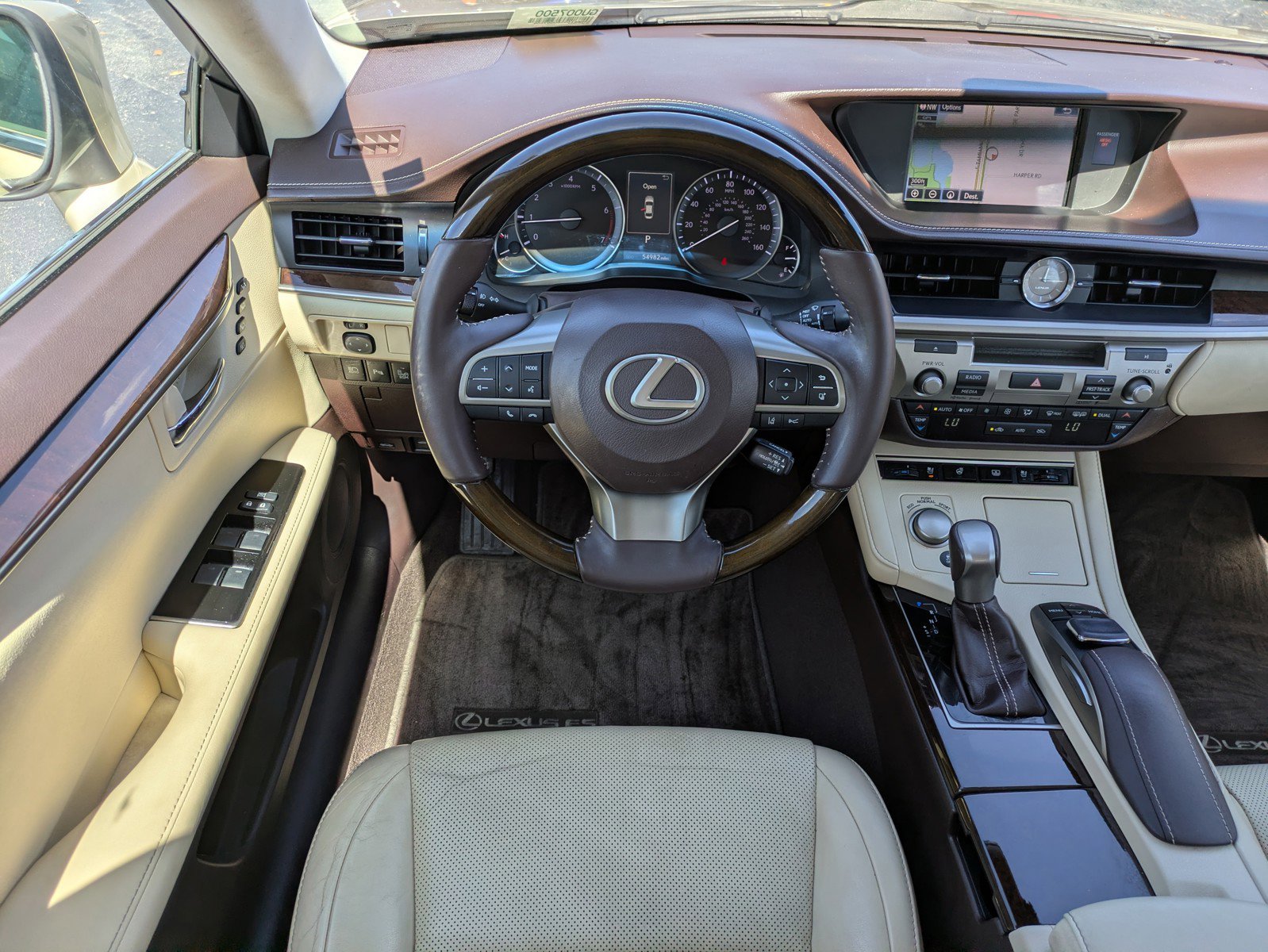 Used 2016 Lexus ES 350 w/ Luxury Package w/Wood Trim image 12