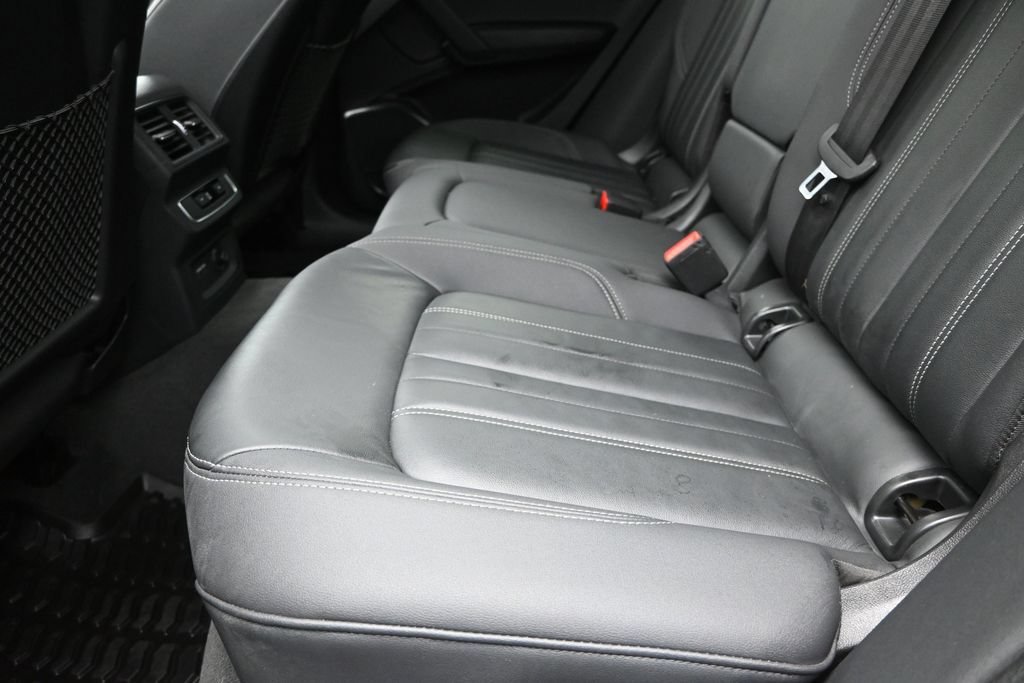 Used 2023 Audi Q5 2.0T Premium w/ Convenience Package AWD/4WD image 16