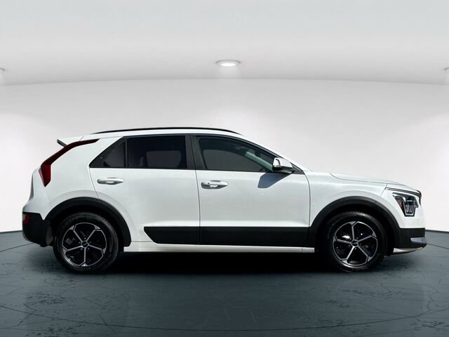 Used 2024 Kia Niro EX FWD image 7