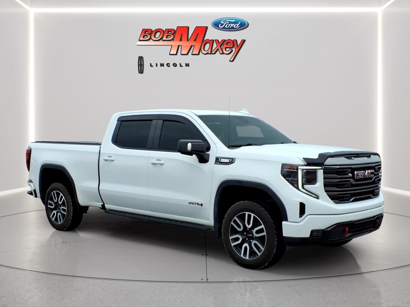 Used 2022 GMC Sierra 1500 AT4 w/ AT4 Preferred Package AWD/4WD image 3