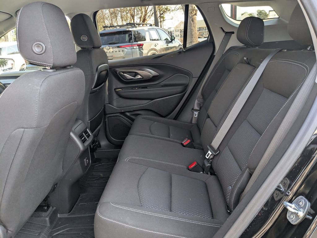 Used 2023 GMC Terrain SLE w/ Driver Convenience Package image 14