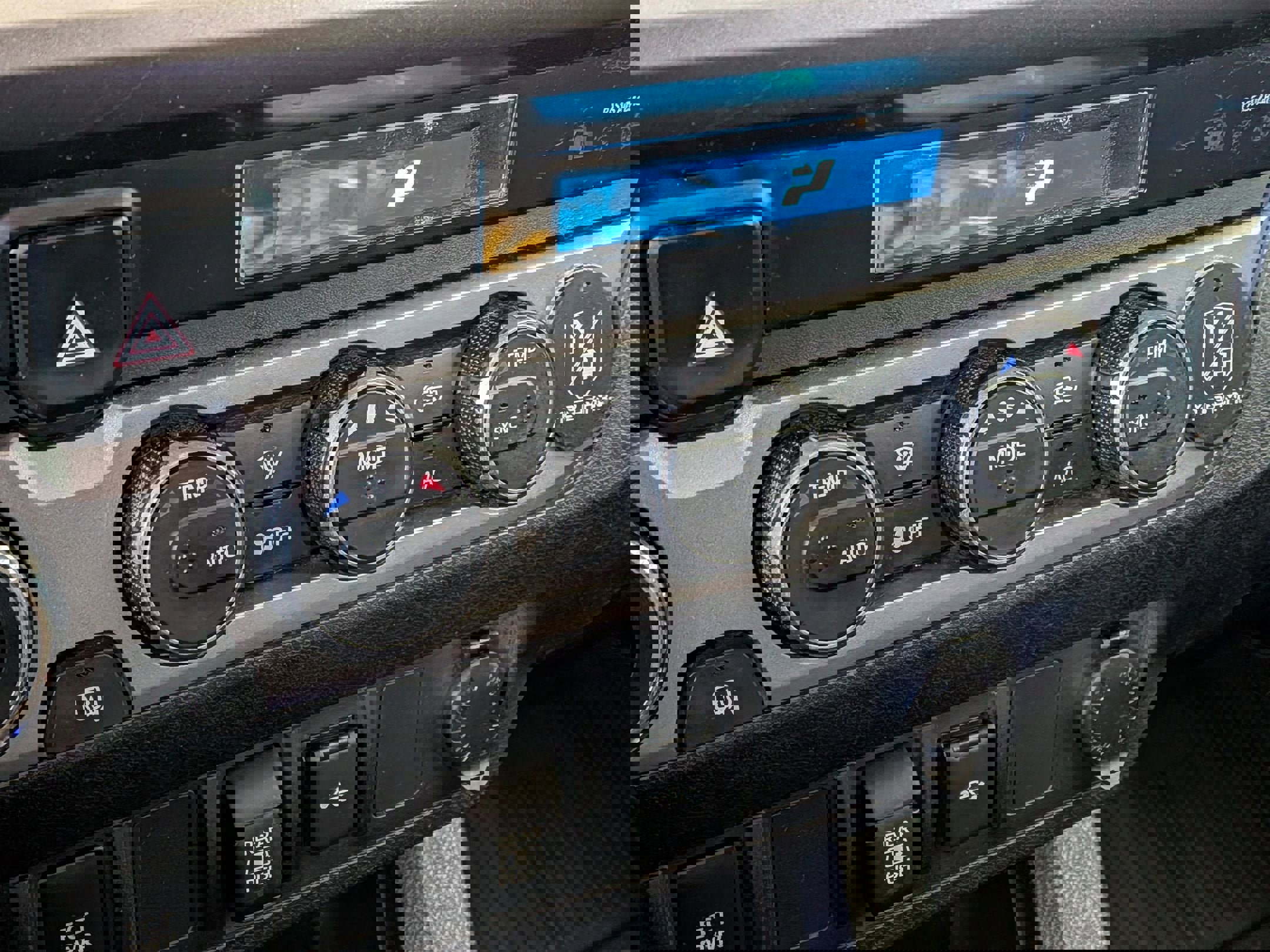 Used 2022 Toyota Tacoma SR5 w/ Trail Edition image 21