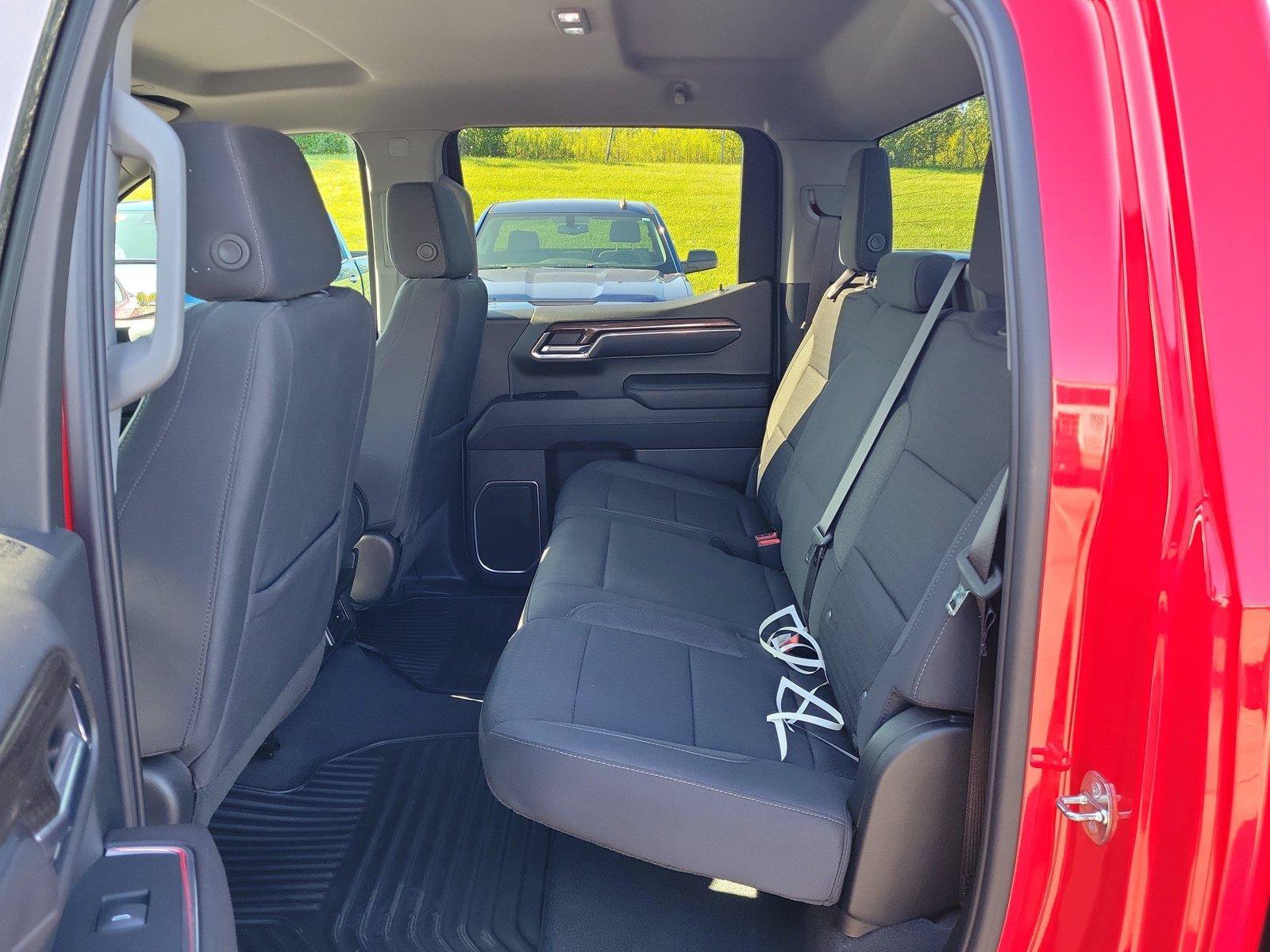 Used 2023 Chevrolet Silverado 1500 LT AWD/4WD image 11