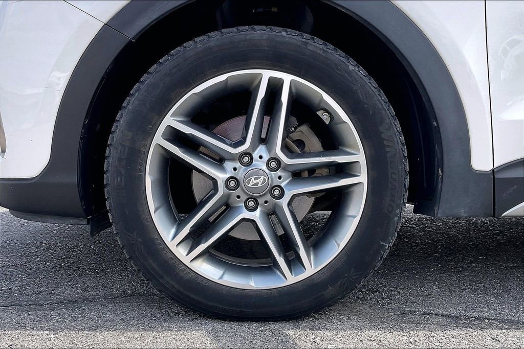Used 2019 Hyundai Santa Fe XL image 9