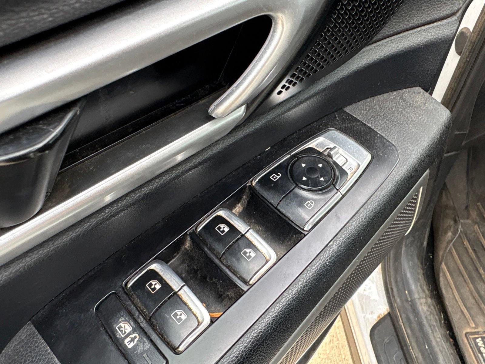 Used 2020 Kia Telluride S FWD image 32