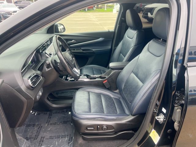 Used 2022 Chevrolet Bolt EUV LT w/ Convenience Package image 11