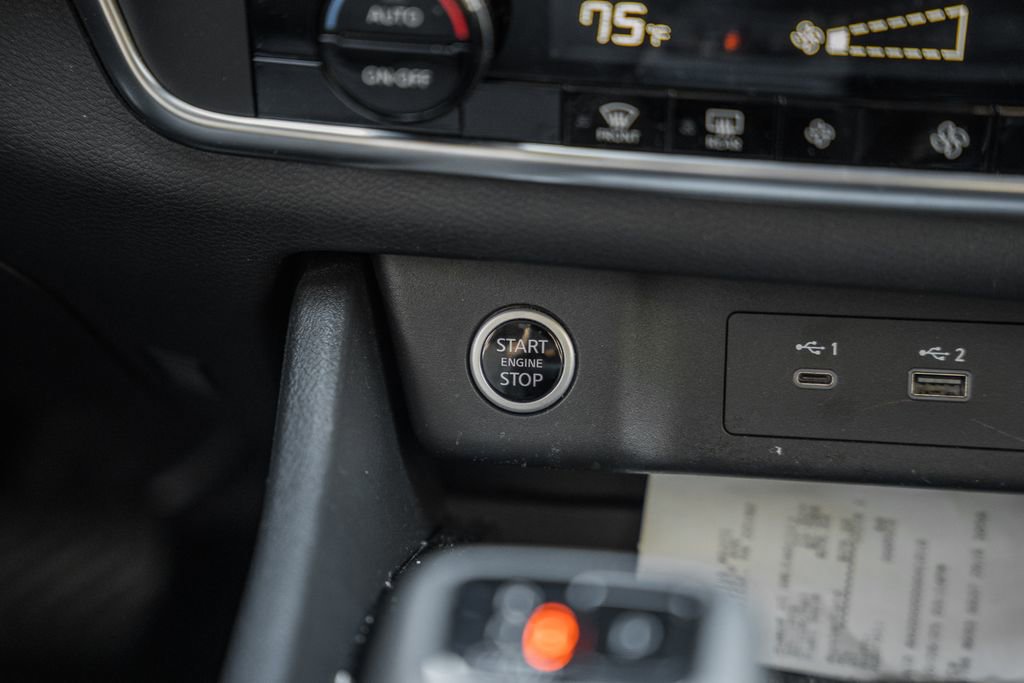 Used 2023 Nissan Rogue SV image 24