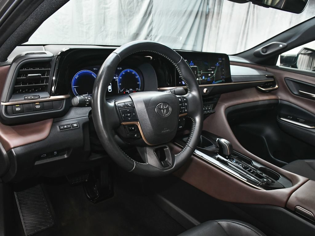 Used 2024 Toyota Crown AWD/4WD image 21