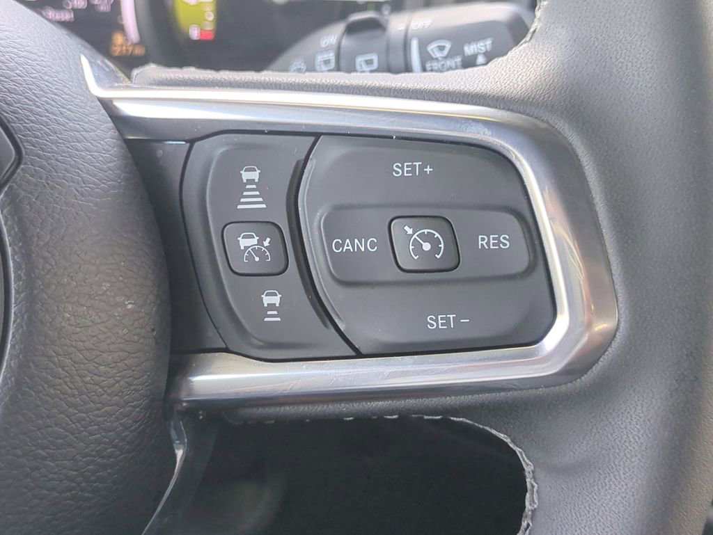 Used 2025 Jeep Wrangler Unlimited Sahara w/ Safety Group AWD/4WD image 28
