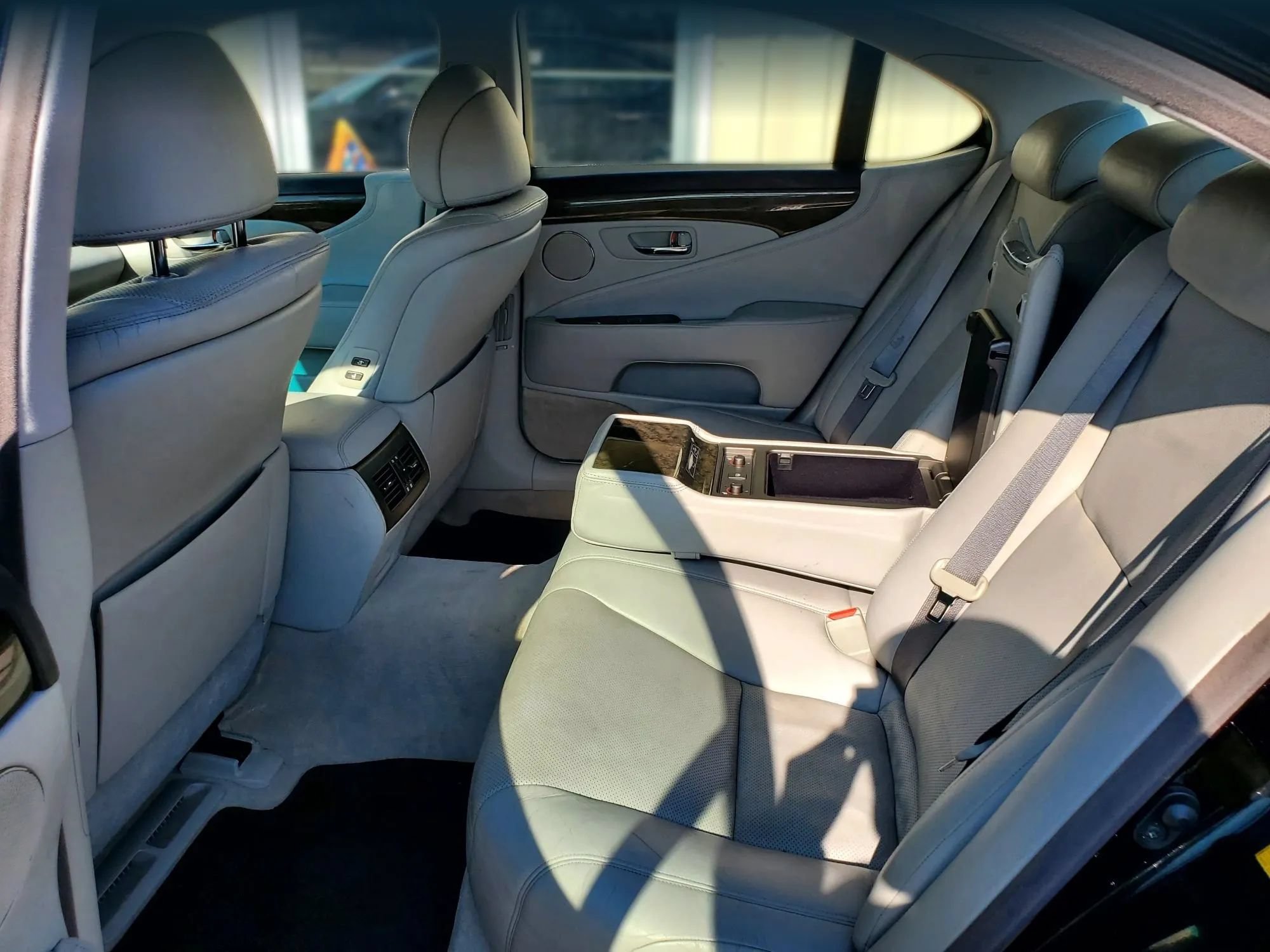 Used 2012 Lexus LS 460 w/ Comfort Pkg RWD image 26