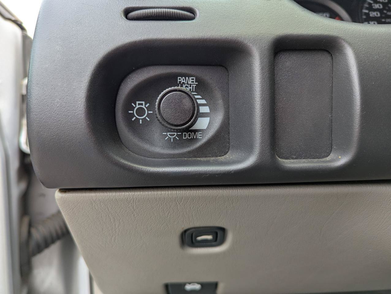 Used 2003 Chevrolet Monte Carlo LS FWD image 14