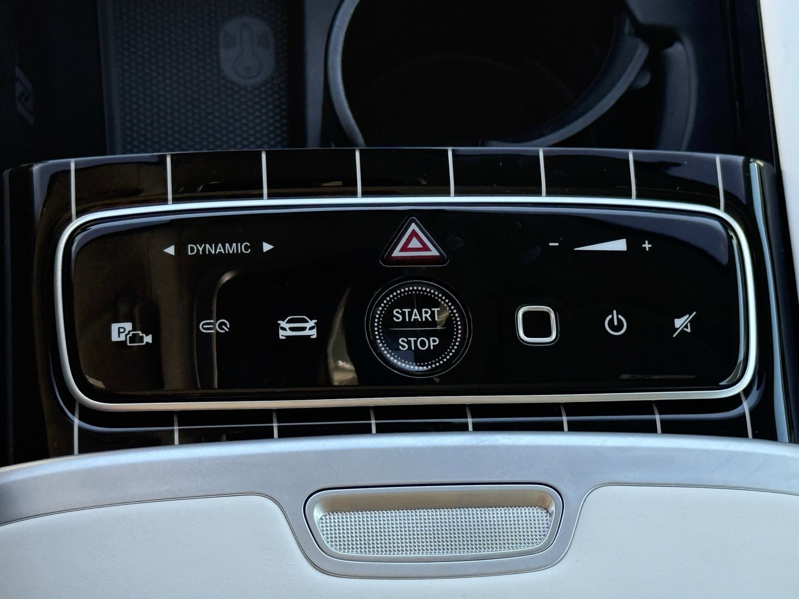 New 2025 Mercedes-Benz Maybach EQS 680 4MATIC image 23