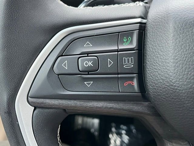 Used 2023 Jeep Grand Cherokee Limited image 40