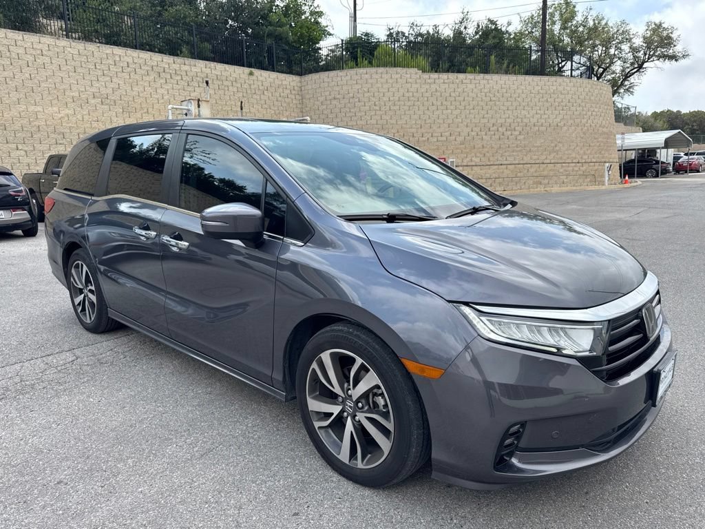 Used 2024 Honda Odyssey Touring image 3