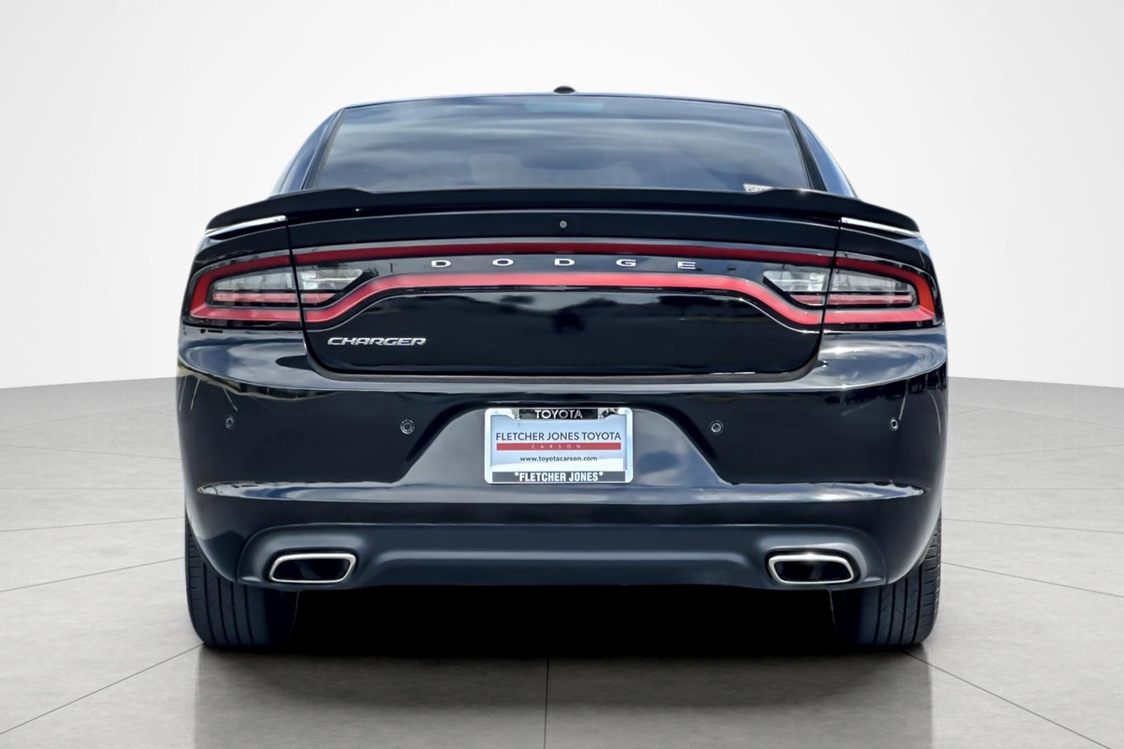 Used 2020 Dodge Charger SXT image 4