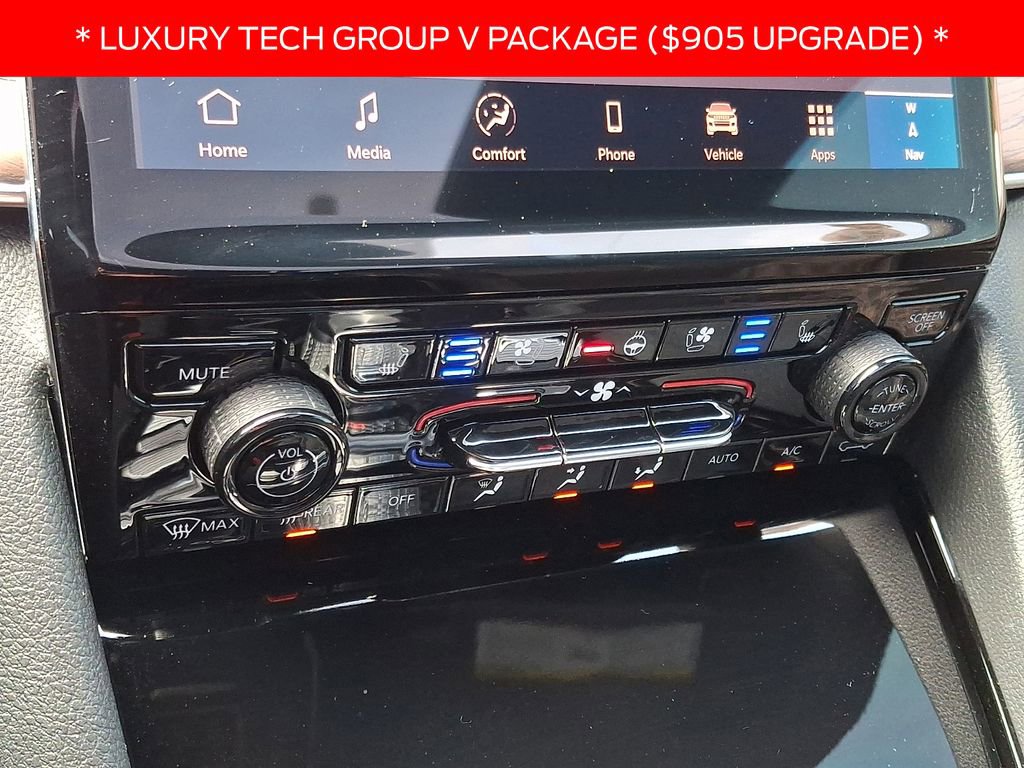 Used 2025 Jeep Grand Cherokee Summit w/ Obsidian Package image 17