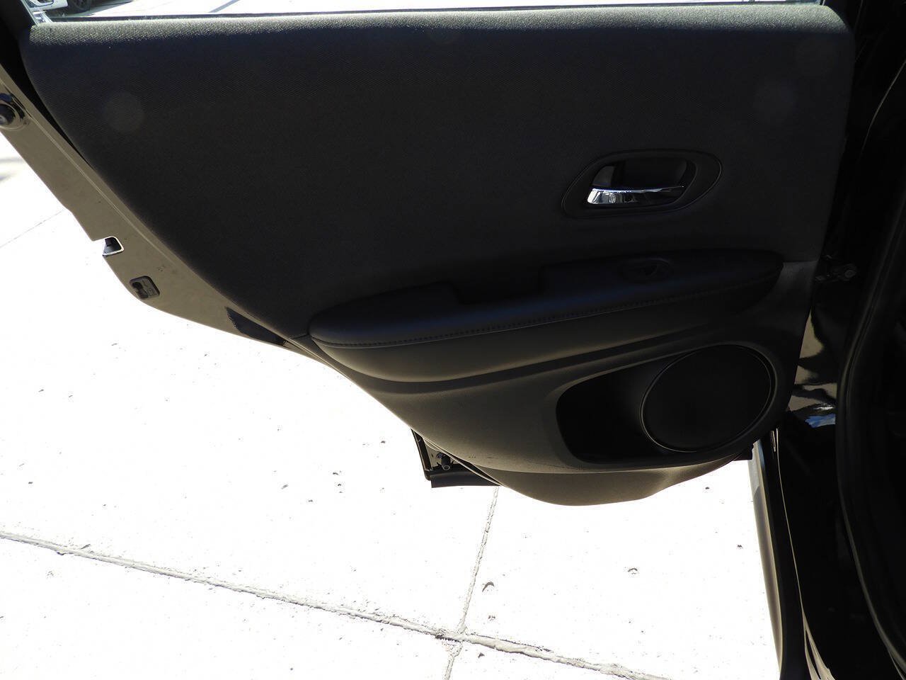 Used 2020 Honda HR-V LX image 28