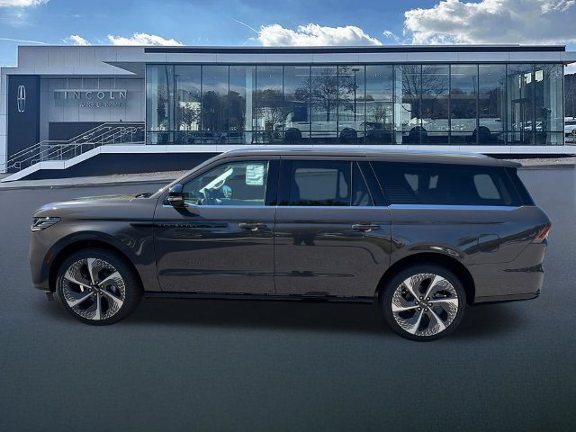 New 2027 Lincoln Navigator L Black Label AWD/4WD image 4
