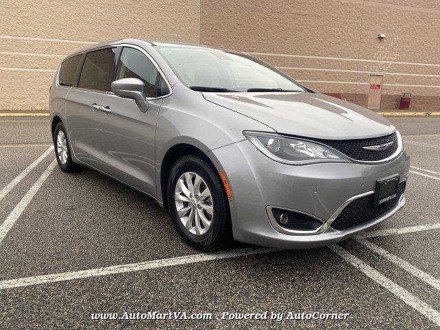 Used 2019 Chrysler Pacifica Touring Plus w/ Advanced Safetytec Group image 3