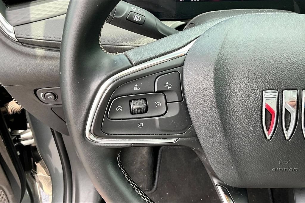 Used 2025 Buick Encore GX Preferred AWD/4WD image 11
